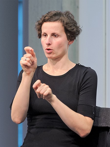 File:Sign language interpreter, 2012 (01).jpg