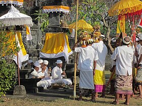 Ceremony at Silayukti temple