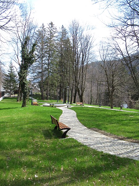 File:Sinaia Monastery 51.jpg