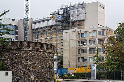 So kommt man zu St. antonius-Hospital mit den Öffentlichen - Mehr zum Ort Hier