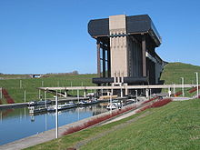 Strepy-Thieu boat lift (Belgium, Wallonia) Strepy-Bracquegnies JPG03.jpg