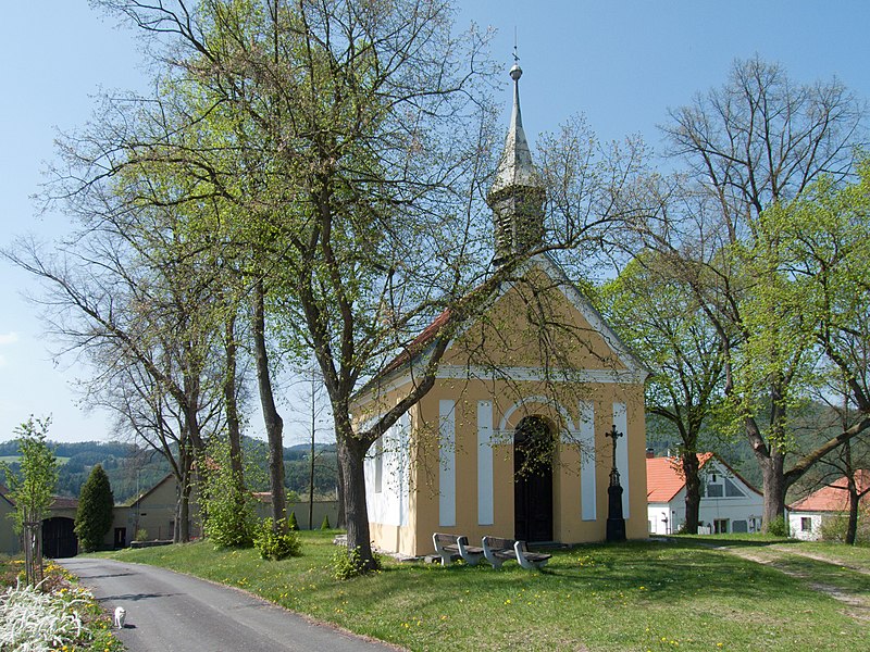 File:Strunkovice nad Volyňkou - kaple.jpg