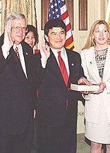 Wu and his wife Michelle as he is ceremonially sworn in by House Speaker Dennis Hastert, January 1999 Swearing in of David Wu.jpg