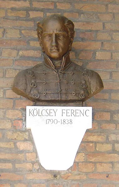 File:Szeged, Fűz Veronika alkotása, KölcseyFerencUNJ.jpg