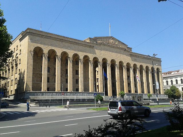 Файл:Tbilisi, Georgia - Old Georgian Parliament building.jpg - Википедия