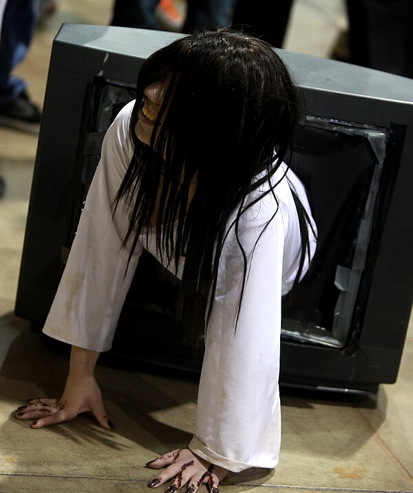 Image: The Ring cosplayer (12164775374) (cropped)