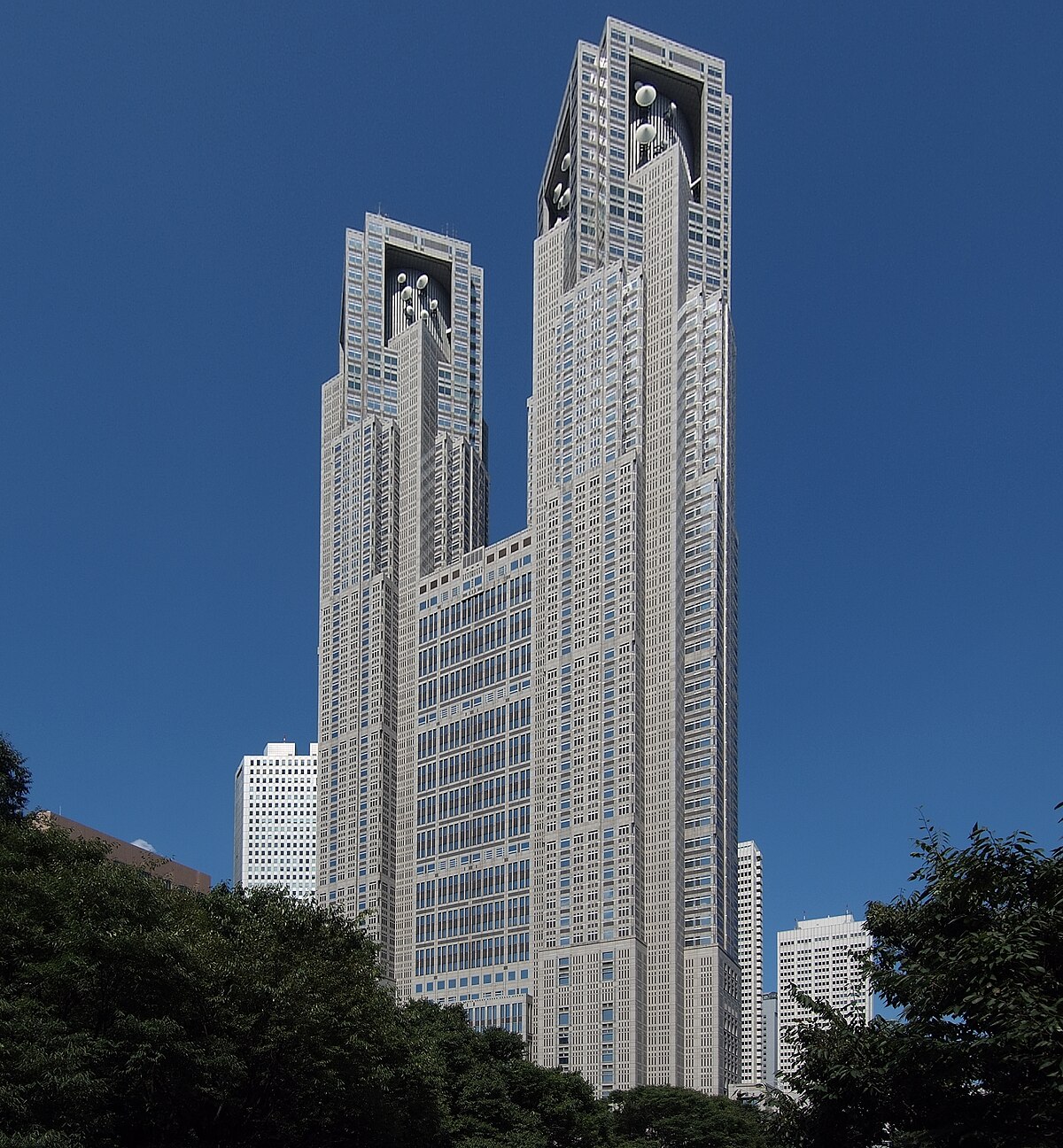 File:Tokyo Metropolitan Government Building No.1 200908.jpg 