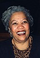 Toni Morrison, romancière acclamée et lauréate du prix Nobel (Howard)