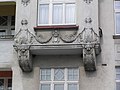 Polski: Mickiewicza 60, detal fasady English: 60 Mickiewicza Str., facade detail
