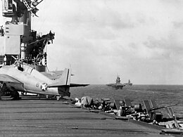 USS Wasp (CV-7), USS Saratoga (CV-3) și USS Enterprise (CV-6) care operează în Pacificul de sud de Guadalcanal la 12 august 1942.jpg