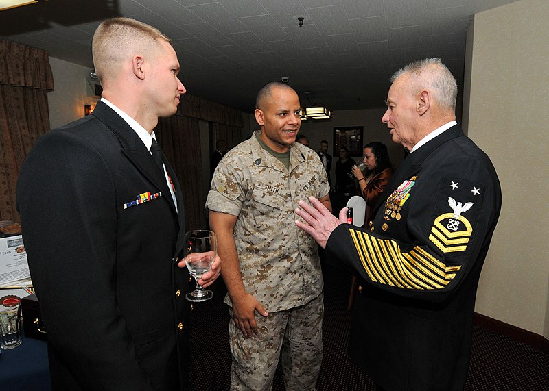 File:US Navy 100401-N-2013O-001 Chief Explosive Ordnance Disposal Technician Daniel Martin, from Houston, and Gunnery Sgt. Tony Smith, from Columbus, Ohio, chat with Master Chief Boatswain's Mate (SEAL) (Ret.) Rudy Boesch during a C.jpg