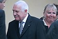 Dosluhující český prezident Václav Klaus a slovenský prezident Ivan Gašparovič se ve středu 6. března 2013 setkali ve vile Tugendhat v Brně, aby si vzájemně předali státní vyznamenání - Řád bílého lva 1. třídy a Řád bílého dvojkříže 1. třídy. * ČTK: Prezidenti ČR a Slovenska si předali nejvyšší státní vyznamenání* CTK: Czech and Slovak presidents present each other with state decorations