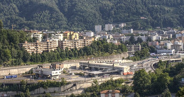 Border crossing and surrounds at Chiasso