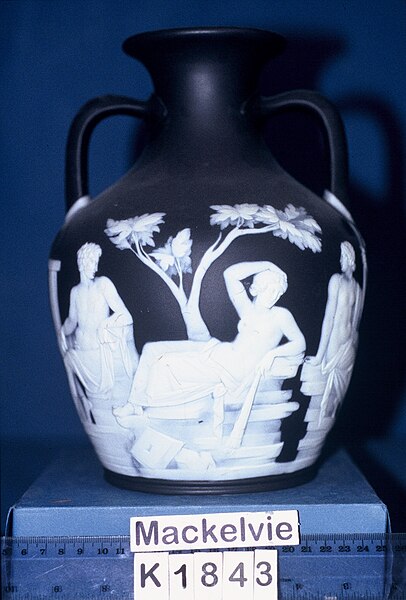 File:Vase (AM 1932.233-49).jpg