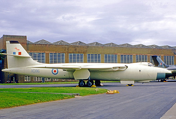 Vickers Valiant BK.1 XD816 wearing anti-nuclear flash finish and the markings of No. 214 Squadron on its fin.