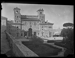 La villa Médicis à Rome, photographiée par Gabrielle Hébert en 1891.