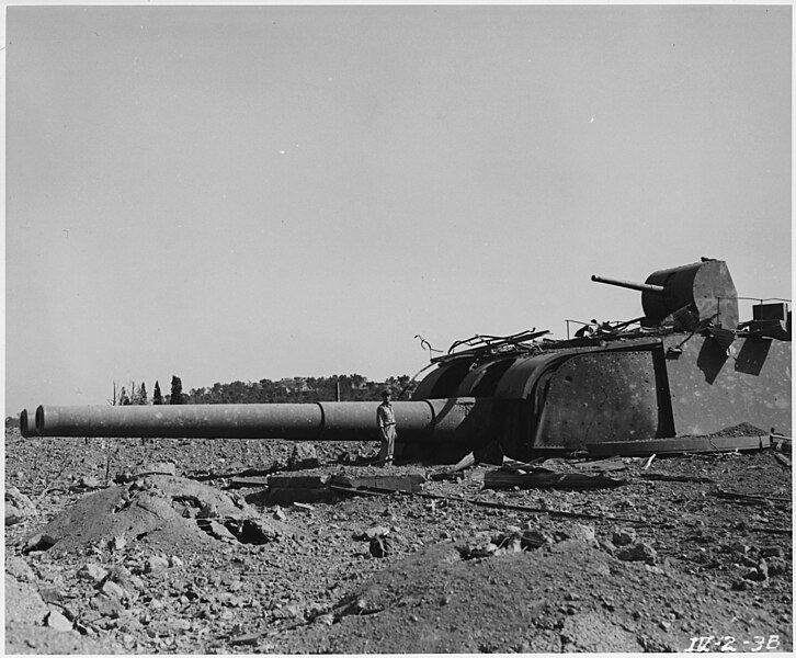 File:WWII, Europe, Near Toulon, France, "Weapons & Fortificcations - Long Range Naval Gun" - NARA - 195329.jpg