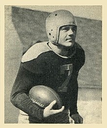 Walt Schlinkman was the Packers' first-round selection in the 1945 draft. WaltSchlinkman1948Bowman.jpg