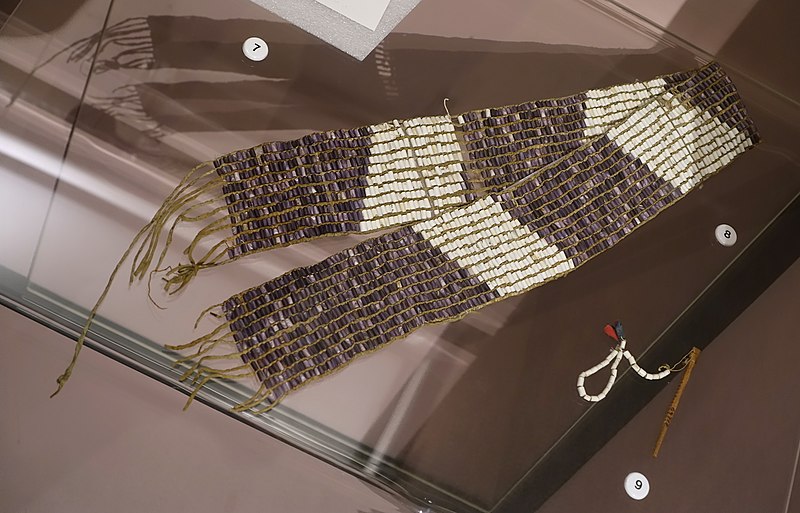 File:Wampum belt, Iroquois and Algonkian, commemorating peace treaty in 17th century - Native American collection - Peabody Museum, Harvard University - DSC05807.jpg