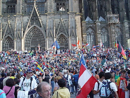 Pilgrims in front of Cologne Cathedral