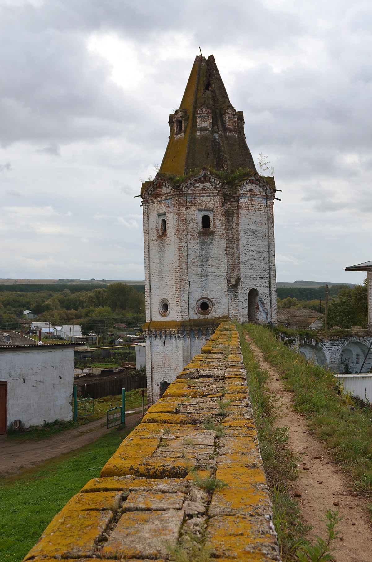 восточная башня