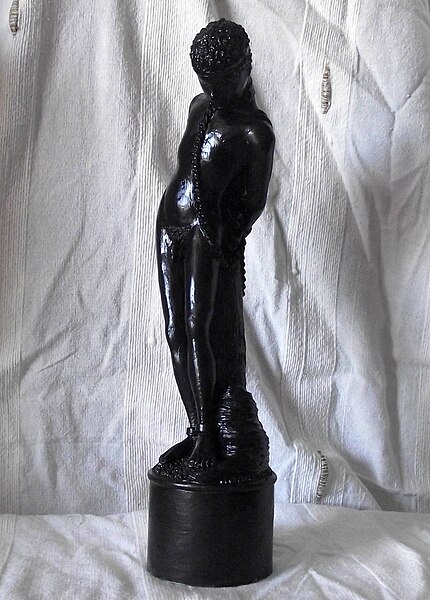 File:'Slave Boy' Ephebe sculpture by Lidbury.jpg