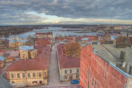 Глазами переехавших. Выборгская городская стена Выборг. Выборг Крепостная улица. Выборг улочки. Ул Ильинская Выборг.