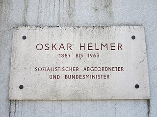 <span class="mw-page-title-main">Oskar Helmer</span> Austrian politician (1887-1963)