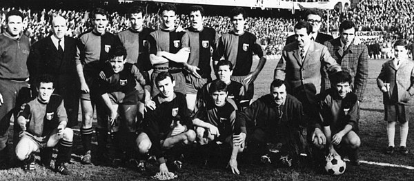 Genoa celebrates the triumph in the 1962 edition