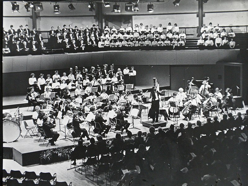 File:1985 December 4th Carol Concert (49163285348).jpg