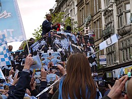 Parada victoriei finale a Cupei FA 2011 (4) .jpg