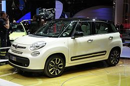 Salón del Automóvil de Ginebra 2012 - Fiat 500L.jpg