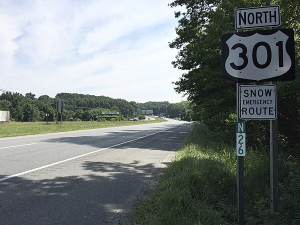 View north along US 301 just after crossing the Nice Bridge