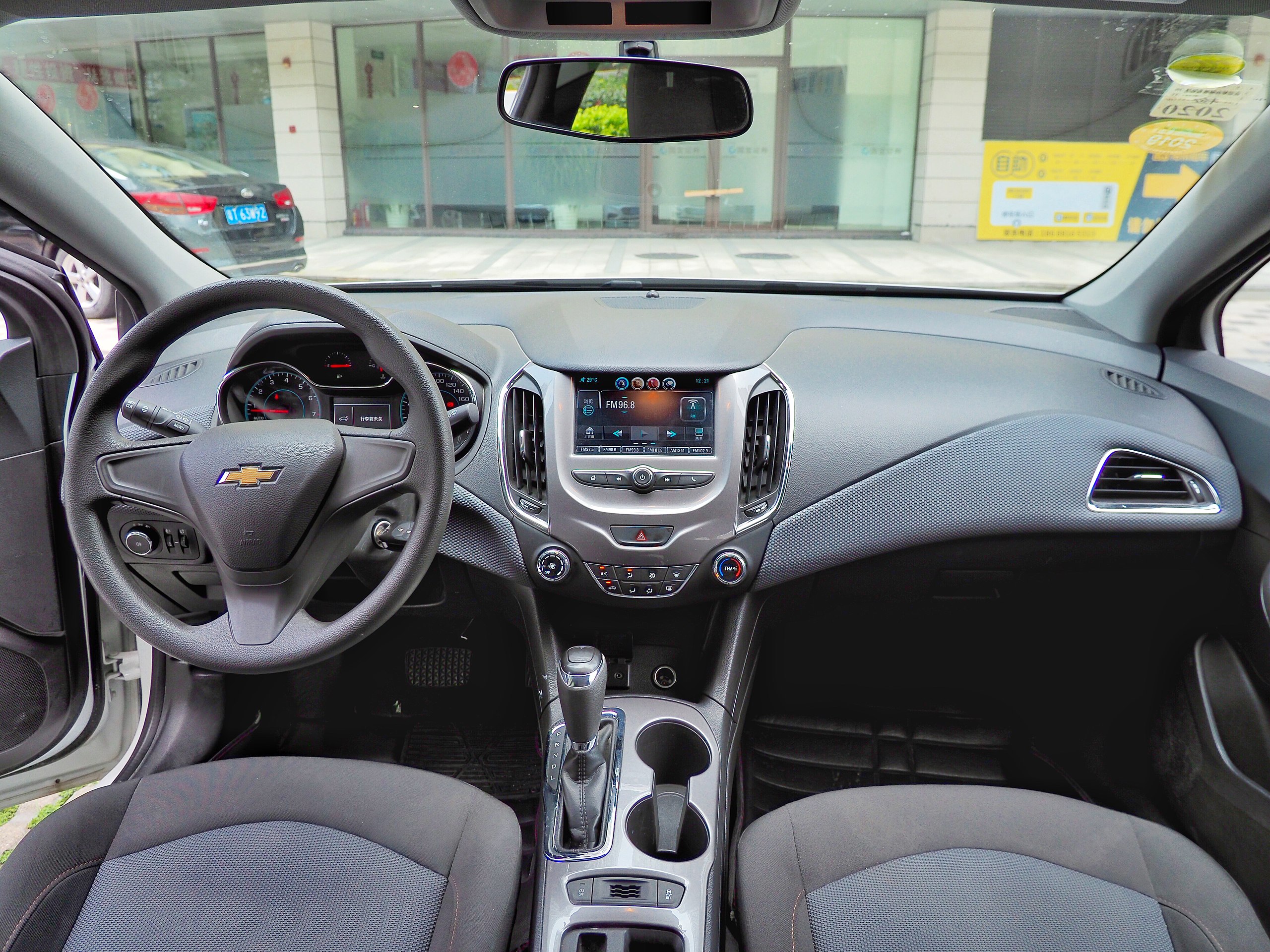 File:2017 Chevrolet Cruze (interior).jpg - Wikipedia