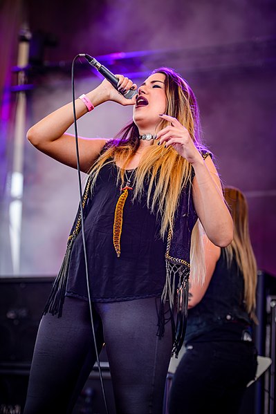 File:20180520 Gelsenkirchen RockHard Thundermother 0113.jpg