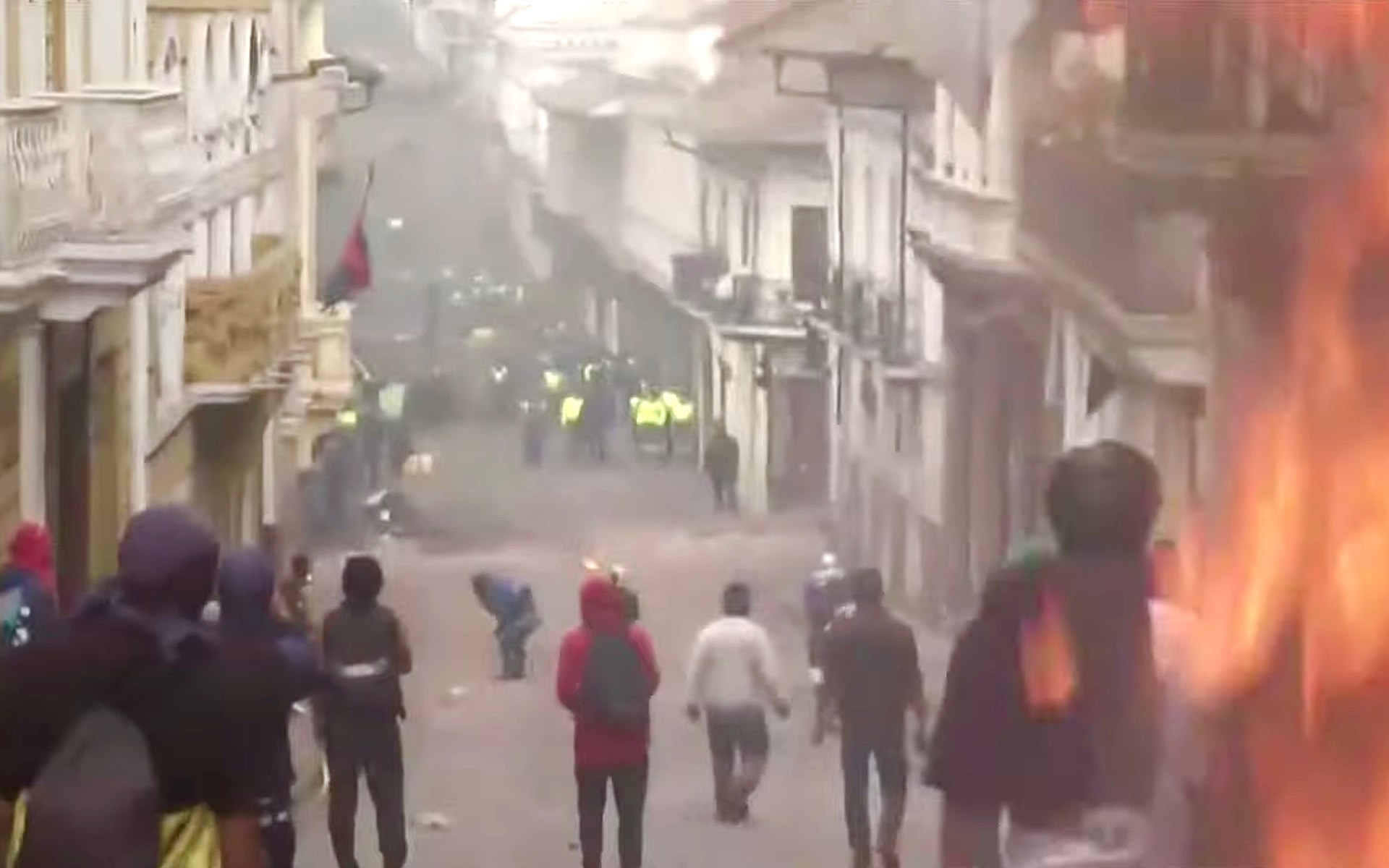 2019 Ecuadorian protests - 9 October clashes.jpg