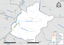 Carte en couleur présentant le réseau hydrographique de la commune