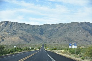 Montanhas da Weaver, vistas do sul na State Route 89