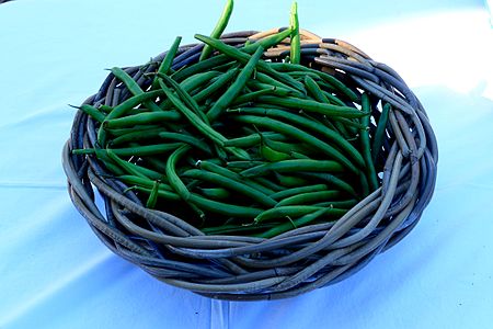 "A_mandala_of_organic_green_beans.JPG" by User:Lucinda jolly