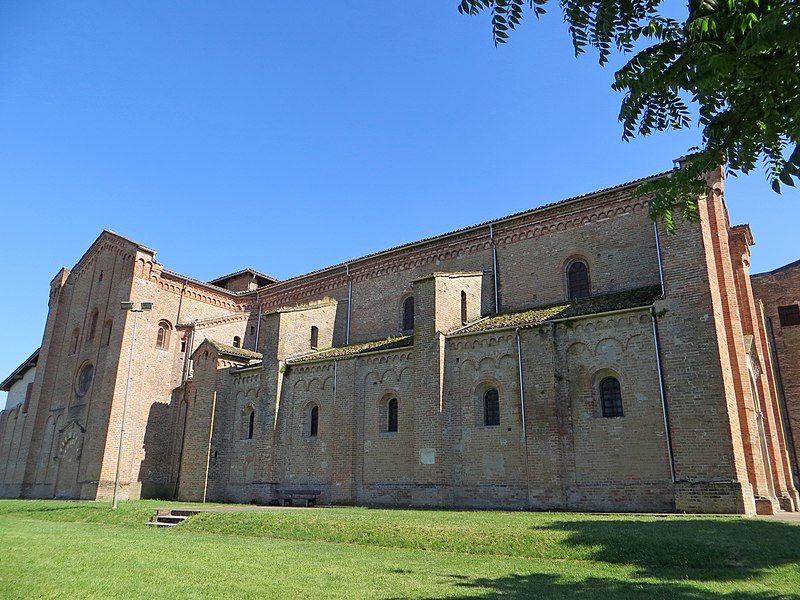 File:Abbazia di San Bernardo (Fontevivo) - lato nord della chiesa 2019-06-13.jpg