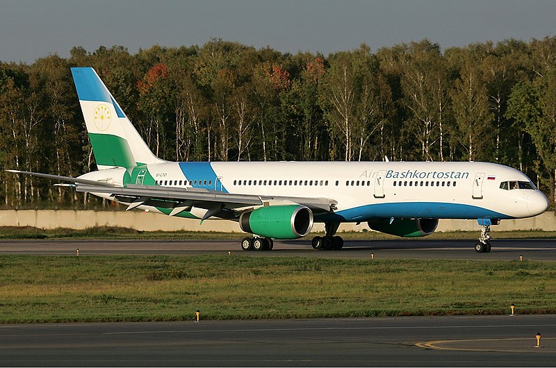 File:Air Bashkortostan Boeing 757 Pichugin.jpg