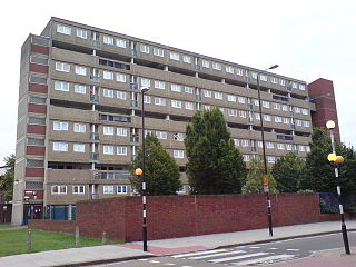 <span class="mw-page-title-main">St John's Estate</span> Housing estate in Cubitt Town, London