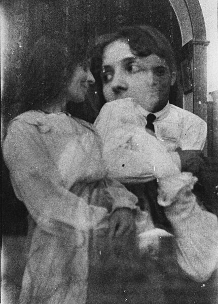 File:Amadeo e Lucie de Souza Cardoso (cropped).jpg