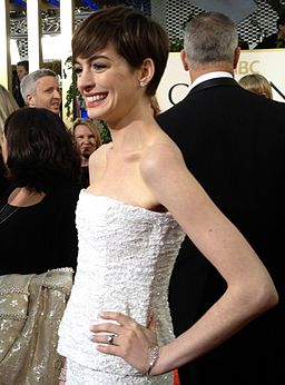 Anne Hathaway 2013