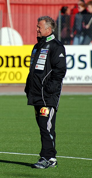 <span class="mw-page-title-main">Arne Erlandsen</span> Norwegian footballer and manager (born 1959)