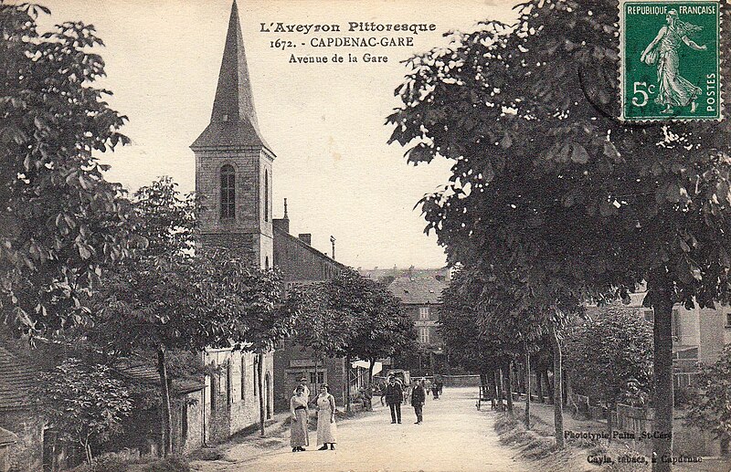 File:Aveyron Pittoresque 1673 - Capdenac Gare - Avenue de la Gare.jpg