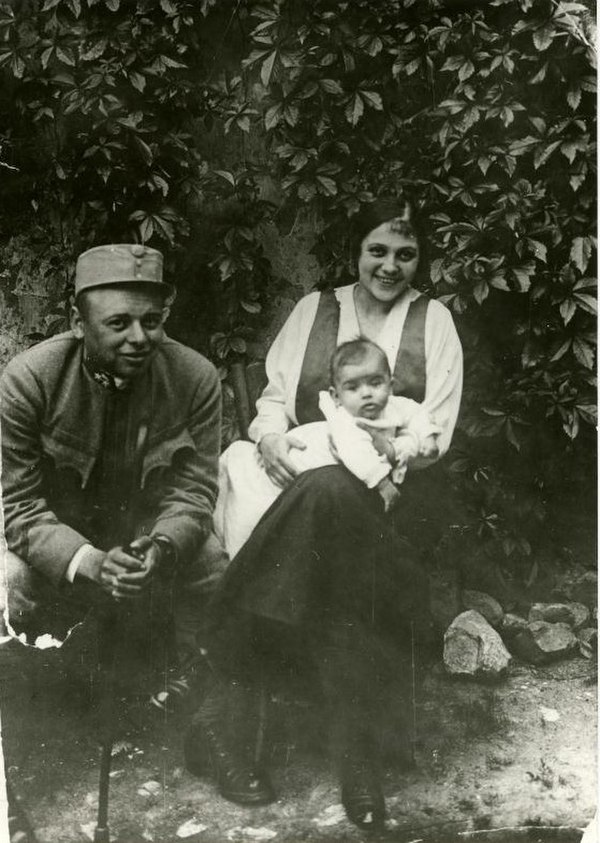 Béla Kun with his family in 1915