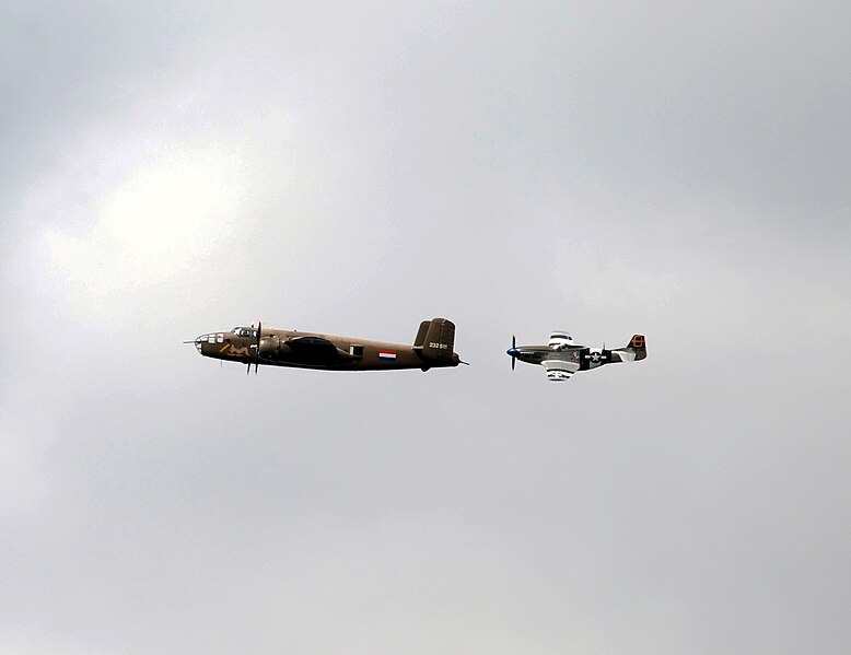 File:B25 and Mustang (1392774520).jpg