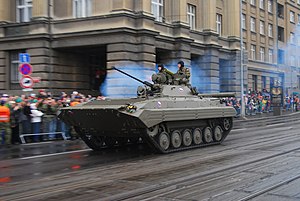 BVP-2 během vojenské přehlídky v Praze