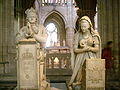 XVI Lüdovik və Mariya Antuanettanın heykəli.
